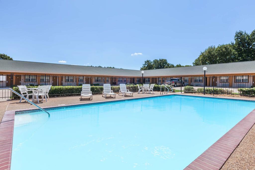 Days Inn Gun Barrel City Extérieur photo