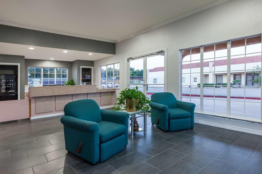 Days Inn Gun Barrel City Extérieur photo